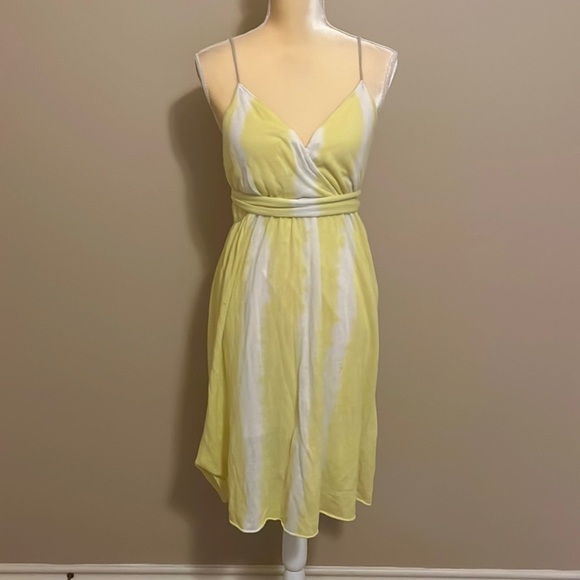 Anthropologie Dresses & Skirts - ANTHROPOLOGIE moth yellow beach‎ ball dress size M